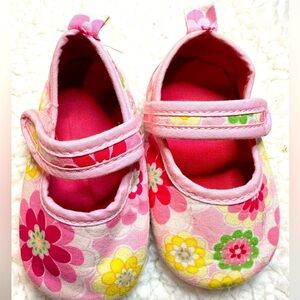 Baby girl Carothers shoes size 0-3 months